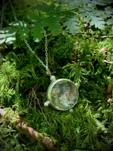 Load image into Gallery viewer, Dancing Leaf Design