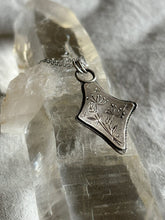 Load image into Gallery viewer, Dance of Rays