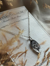 Load image into Gallery viewer, November Birth Flower -Chrysanthemum-