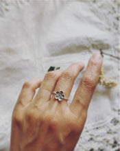 Load image into Gallery viewer, Petit flower ring, handcrafted, Canada
