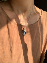 Load image into Gallery viewer, Shadow Box Opal -h-