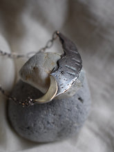 Load image into Gallery viewer, crescent moon necklace