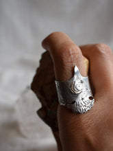 Load image into Gallery viewer, Bird Ring // Wings Of The Moon