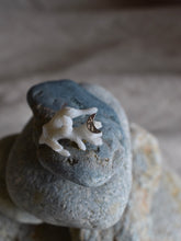 Load image into Gallery viewer, moon stud earrings canada