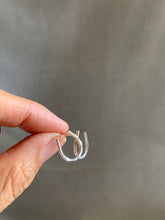 Load image into Gallery viewer, horseshoe silver earrings