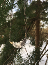 Load image into Gallery viewer, Sailing In The Moon ✴︎Crescent Moon Boat Choker Necklace✴︎