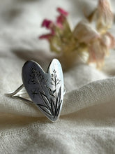 Load image into Gallery viewer, Heart Ring -The Engraved Heart Ritual ・2026
