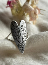 Load image into Gallery viewer, Heart Ring -The Engraved Heart Ritual ・2026
