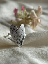 Load image into Gallery viewer, Heart Ring -The Engraved Heart Ritual ・2026

