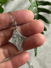 Load image into Gallery viewer, Dance of Rays
