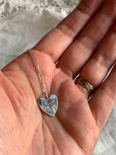 Load image into Gallery viewer, Silver Heart Necklace -Snowdrop - A
