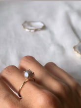 Load image into Gallery viewer, pearl solitair ring for sale
