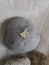 Load image into Gallery viewer, Forest Cat Necklace ✴︎b✴︎
