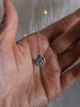 Load image into Gallery viewer, Forest Cat Necklace ✴︎b✴︎
