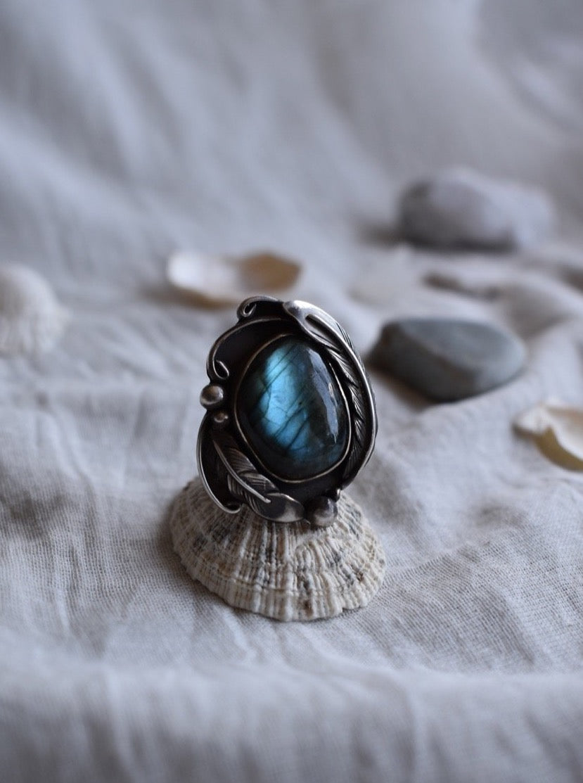 labradorite ring canada