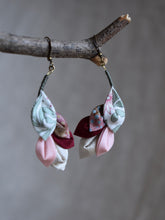 Load image into Gallery viewer, Fabric Earrings ✴︎P06✴︎
