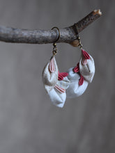 Load image into Gallery viewer, Fabric Earrings ✴︎P09✴︎
