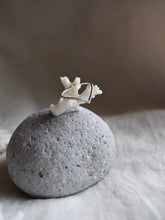 Load image into Gallery viewer, Skinny Stackable Ring ✴︎ Wishbone ✴︎
