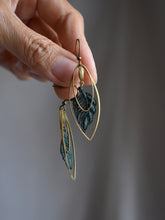 Load image into Gallery viewer, leaf earrings 
