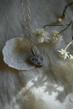Load image into Gallery viewer, timeless silver heart pendant necklace 
