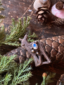 West Coast Nature -Deer Necklace- Rainbow Moonstone
