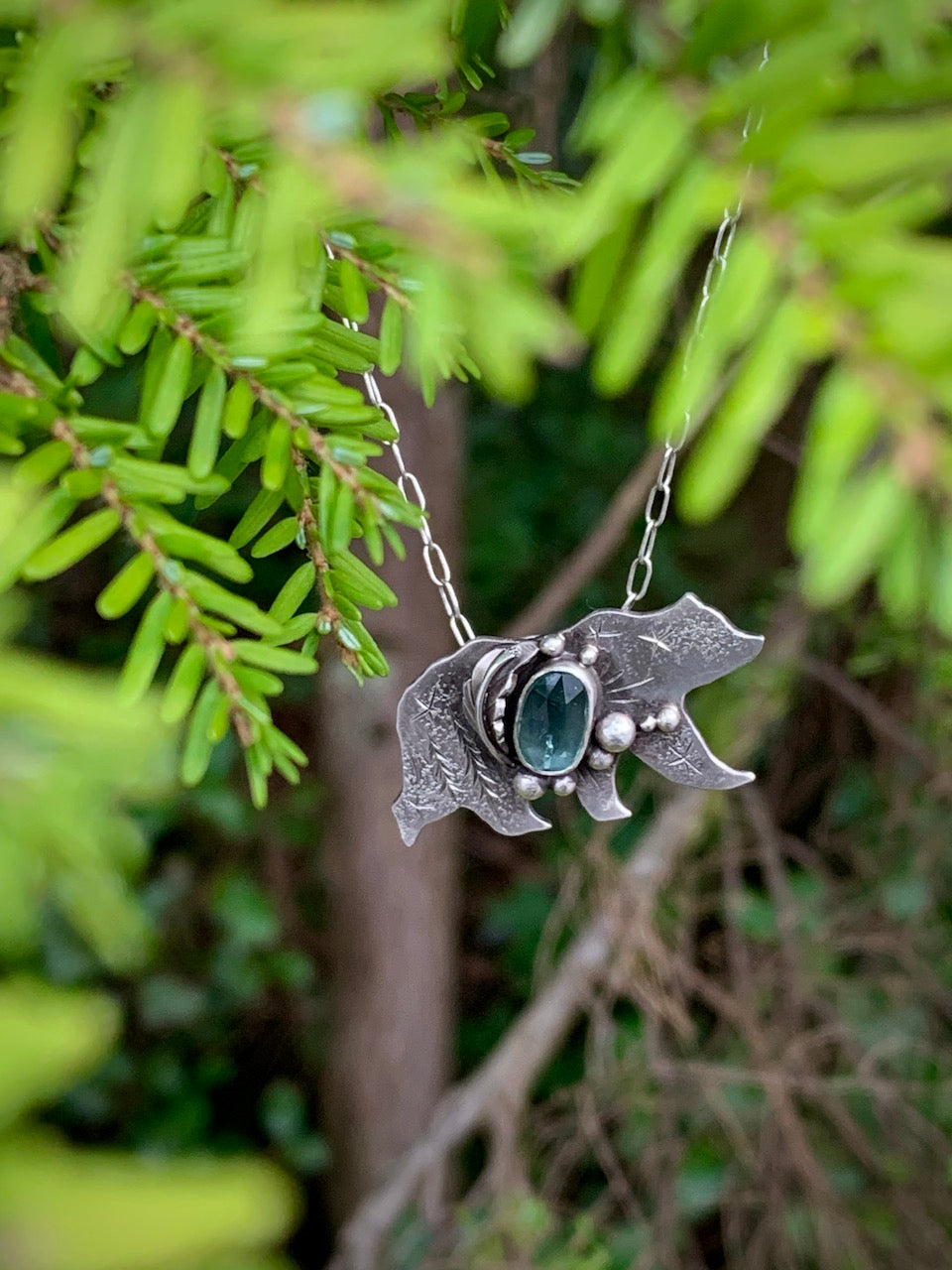 West Coast Nature -Mama Bear Necklace- Green Kyanite