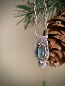 West Coast Nature -Owl Necklace- Green Kyanite