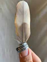 Load image into Gallery viewer, men&#39;s feather ring
