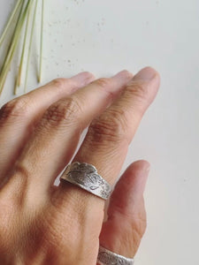 Forest Ring -Swallows & Wild Berries -
