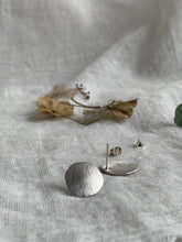 Load image into Gallery viewer, Silver Petal Earrings -Hydrangea Sepals- b -
