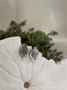 Engraved Leaf Studs Earrings