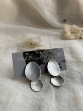 Load image into Gallery viewer, Silver Petal Earrings - Hydrangea Sepals - f -
