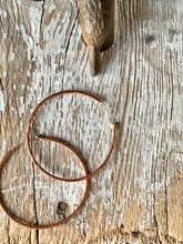 Load image into Gallery viewer, Copper Hoop Earrings ✴︎Sphere✴︎
