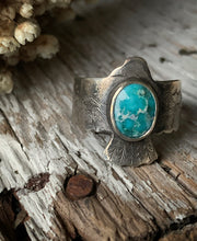 Load image into Gallery viewer, Turquoise Ring ✴︎Eagle ✴︎
